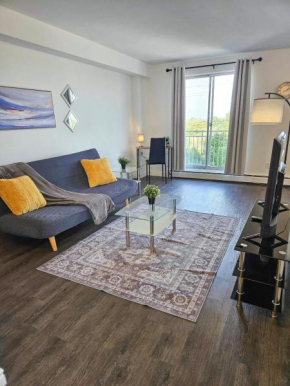Glenview West Apt w Patio - Near Downtown